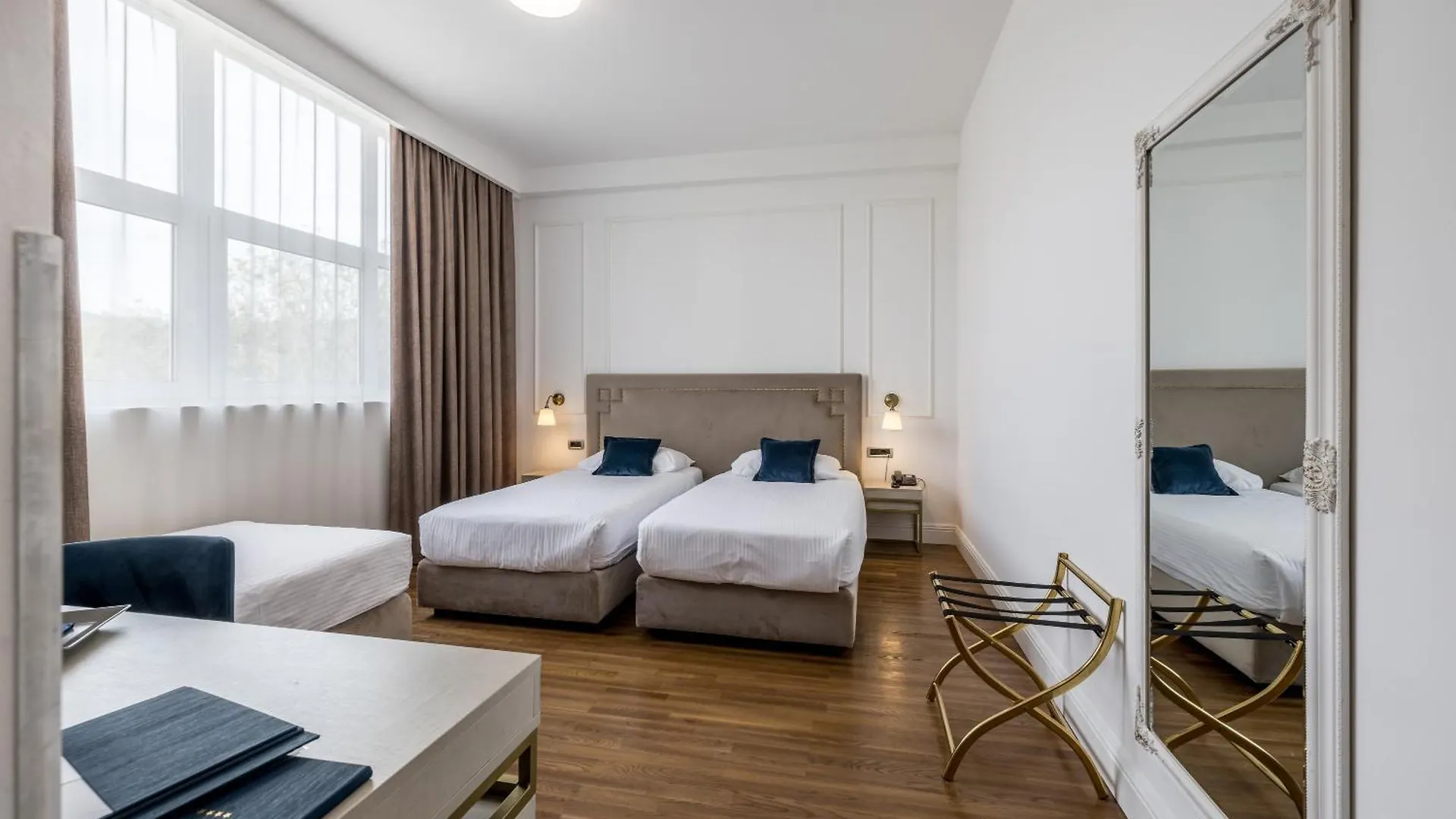 Art Hotel Split 4*,