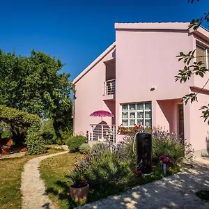 https://apartment-kozino-1o.hotelinzadar.com