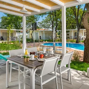 **** Aldeamento Turístico Ulika Mobile Homes - Naturist Croácia