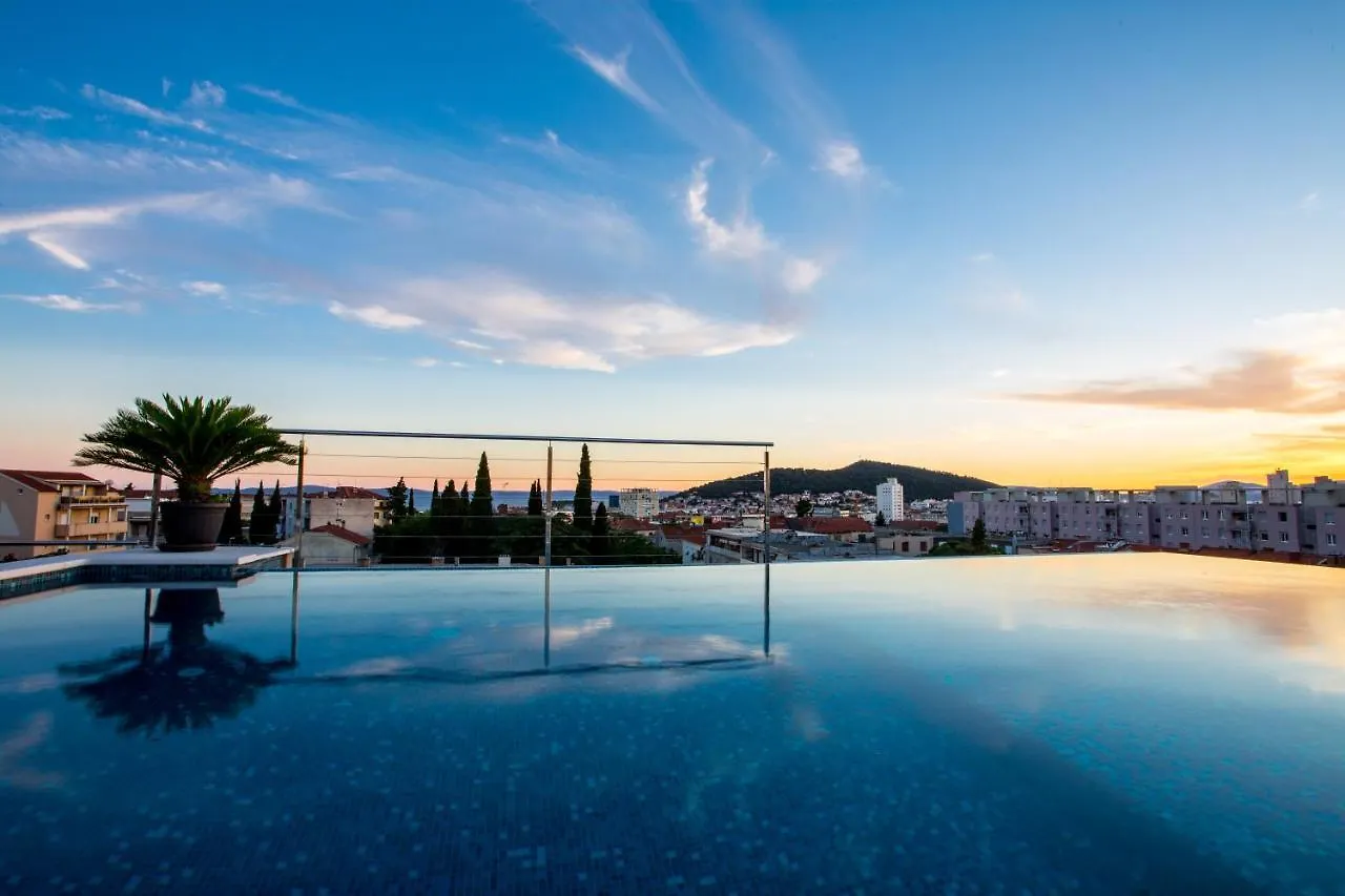 Art Hotel Split 4*,